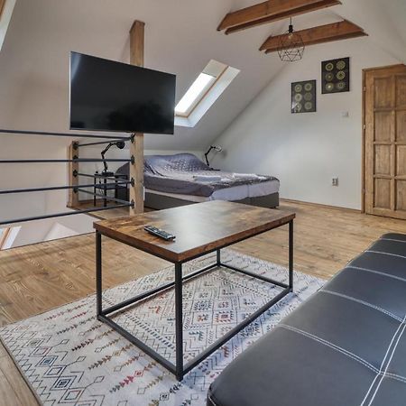 Zenloft Apartman Eger Eksteriør billede
