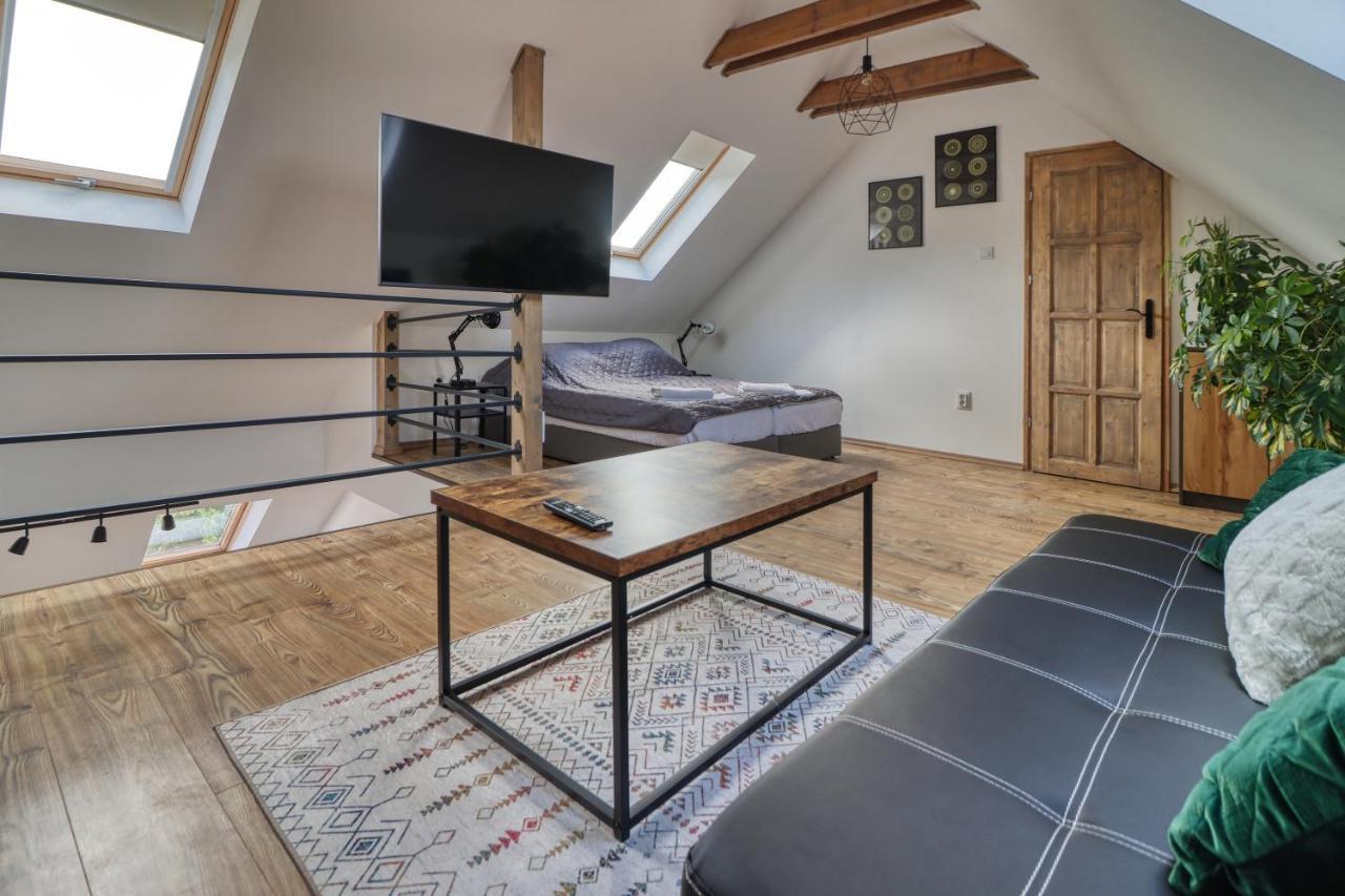 Zenloft Apartman Eger Eksteriør billede