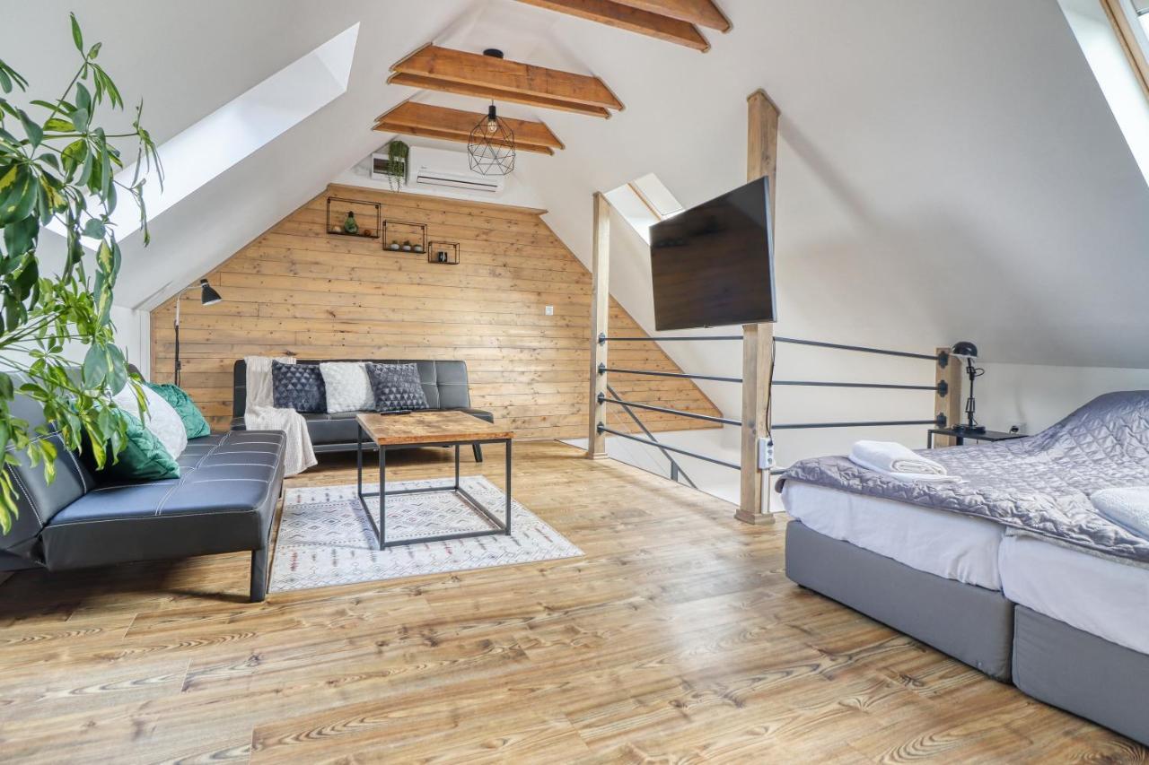 Zenloft Apartman Eger Eksteriør billede